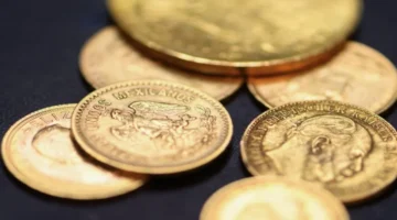 مكاسب قياسية.. قفزة في أسعار الذهب والفضة وسط توقعات خفض الفائدة العالمية